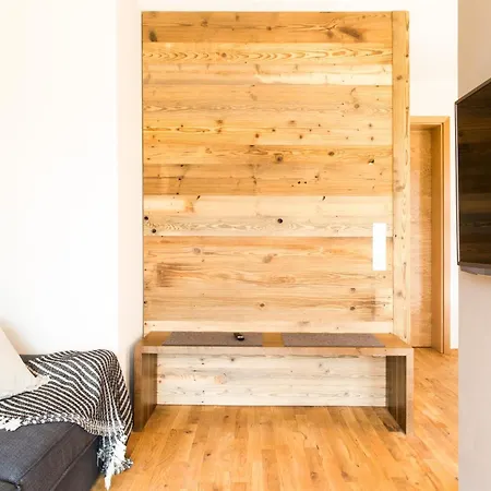 Anneliese Neukirch (Tubingen)