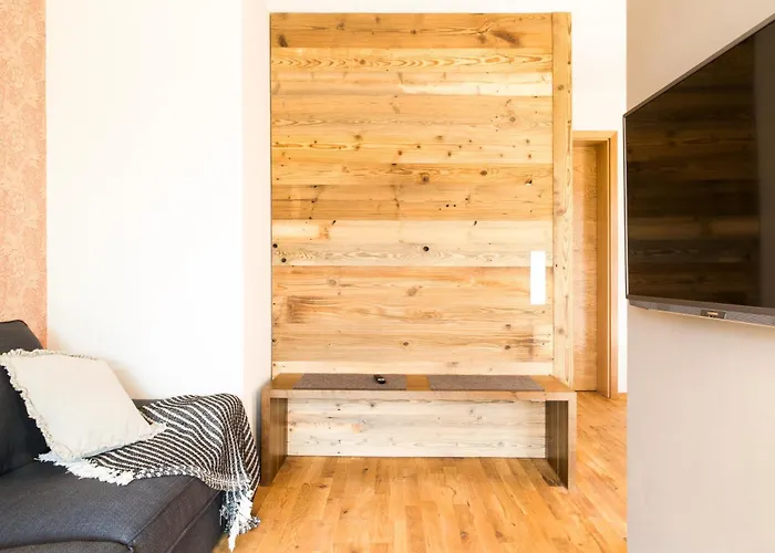 Anneliese Neukirch (Tubingen)